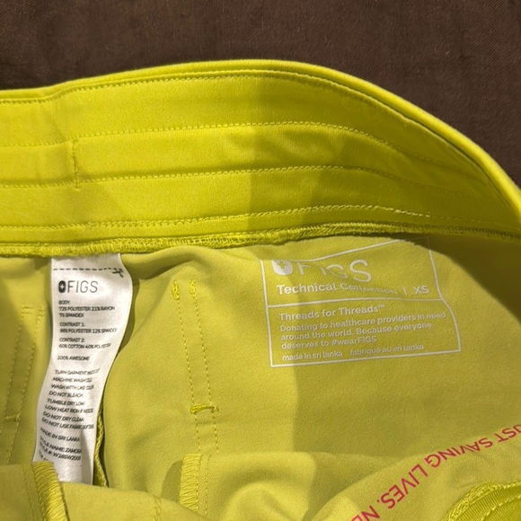 Figs Bright Yellow/green Scrub Set - Picture 7 of 7